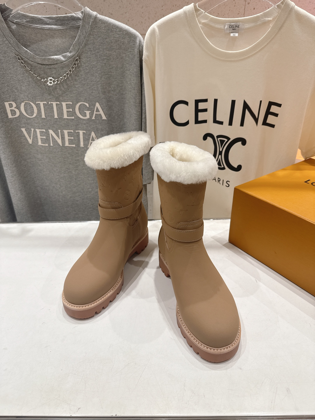 高版本出厂 LOUIS VUITTON ss25 LV驴牌秋冬新款厚底雪地靴保暖短靴LV冬季滑雪系列Mo