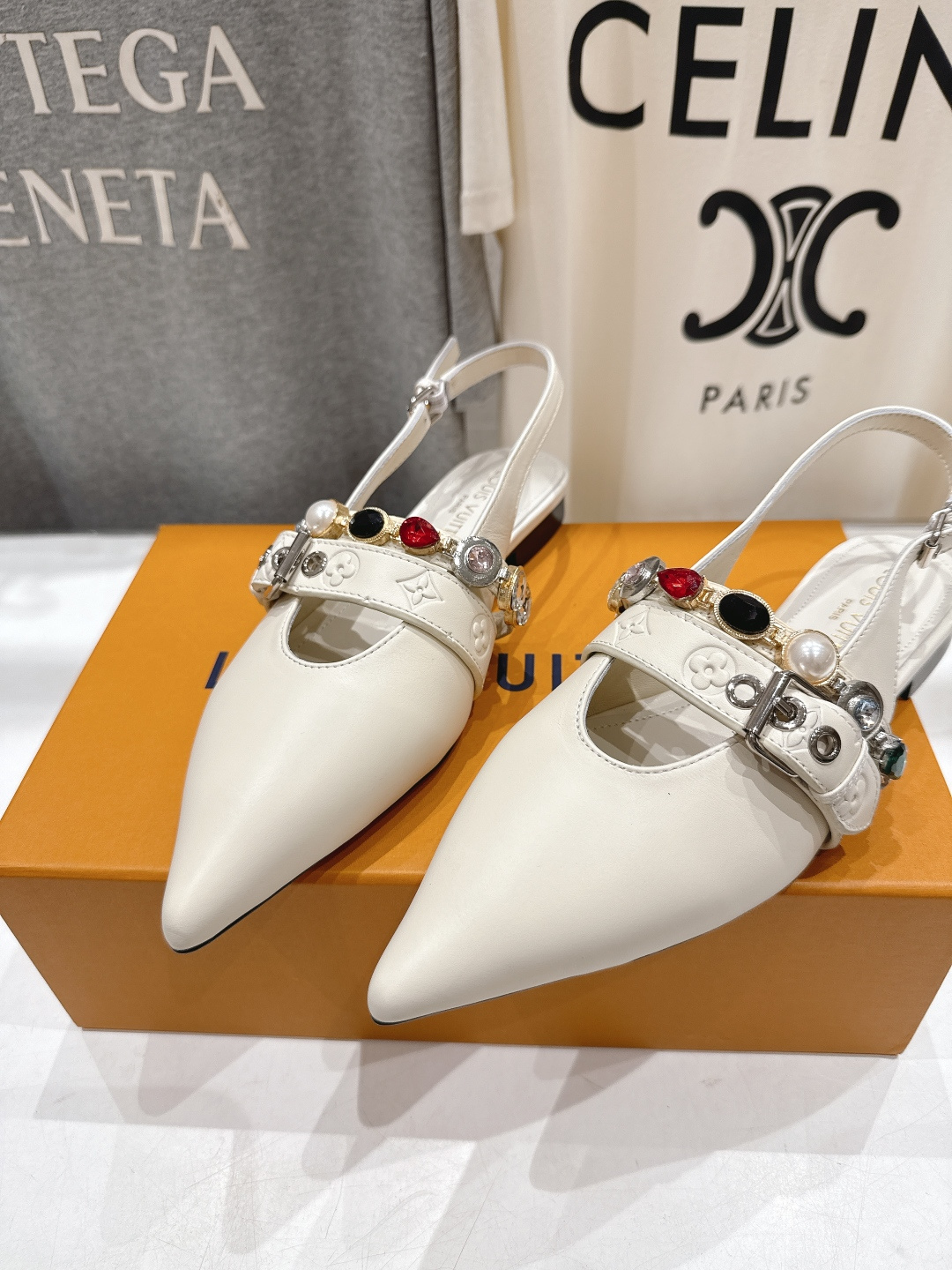 高版本出厂 Louis Vuitton ss26 new arrival LV驴牌春夏系列新款尖头平底凉