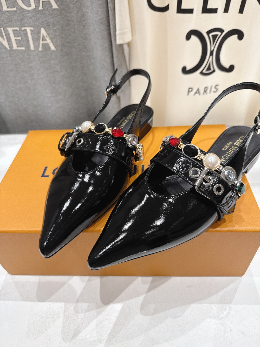 高版本出厂 Louis Vuitton ss26 new arrival LV驴牌春夏系列新款尖头平底凉