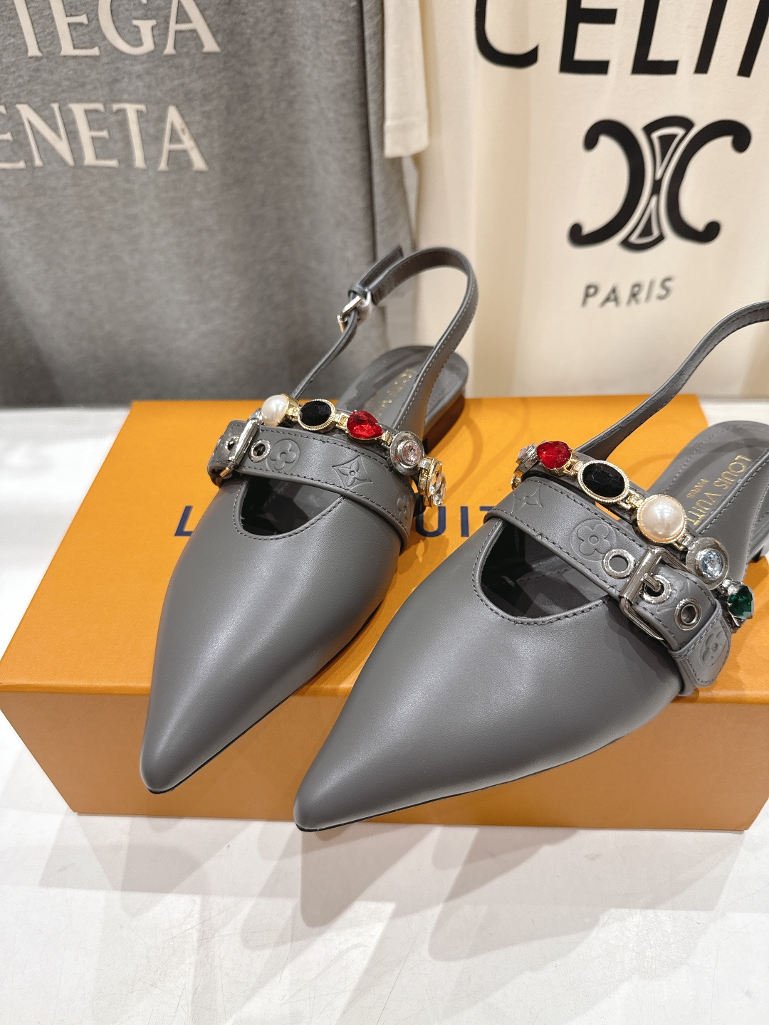 高版本出厂 Louis Vuitton ss26 new arrival LV驴牌春夏系列新款尖头平底凉