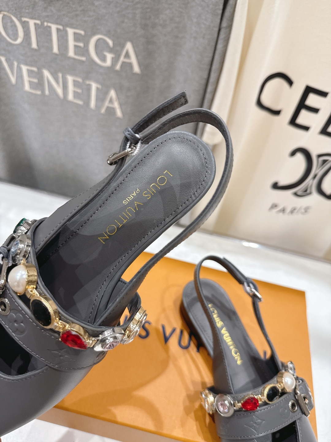 高版本出厂 Louis Vuitton ss26 new arrival LV驴牌春夏系列新款尖头平底凉