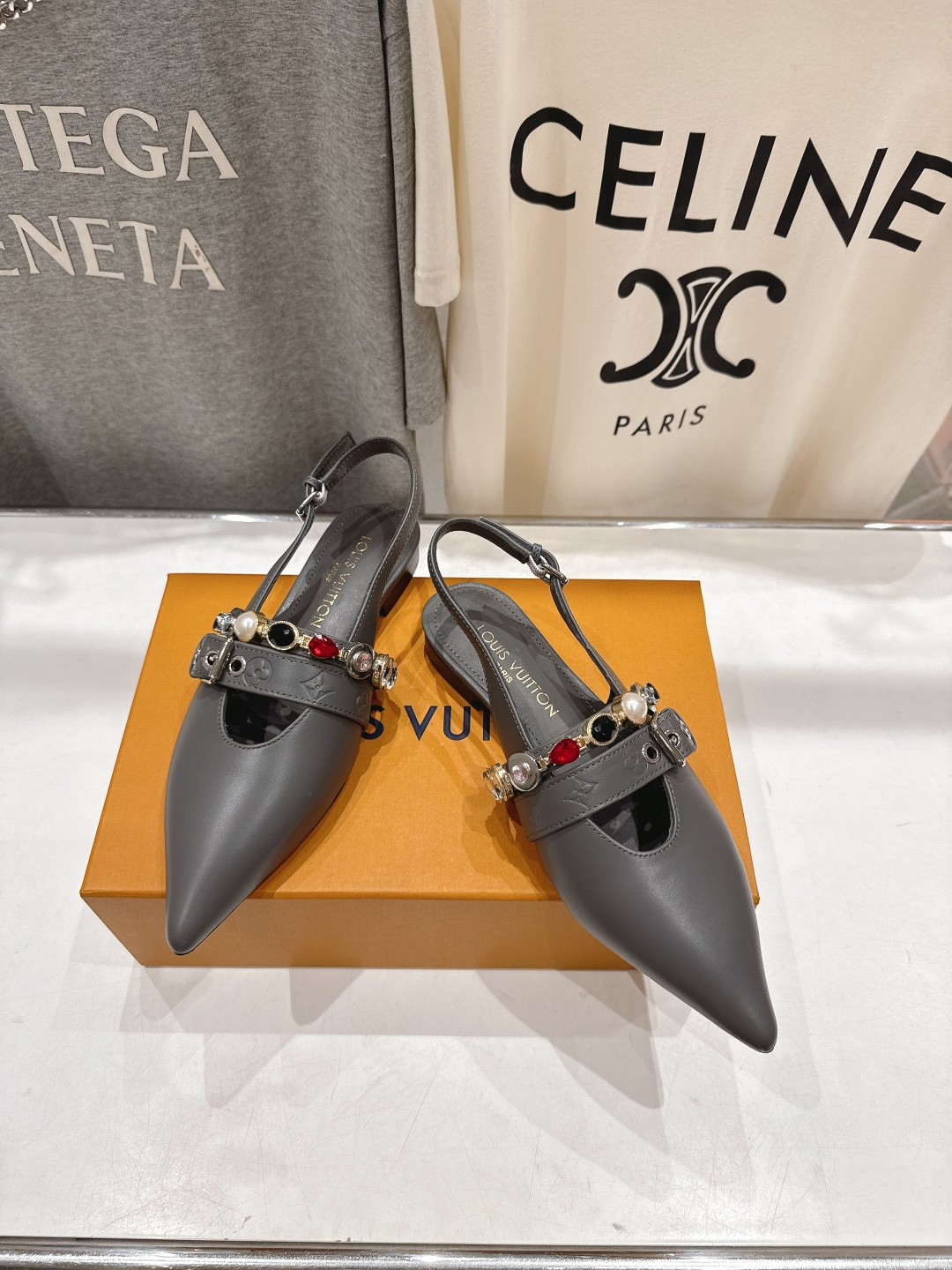 高版本出厂 Louis Vuitton ss26 new arrival LV驴牌春夏系列新款尖头平底凉