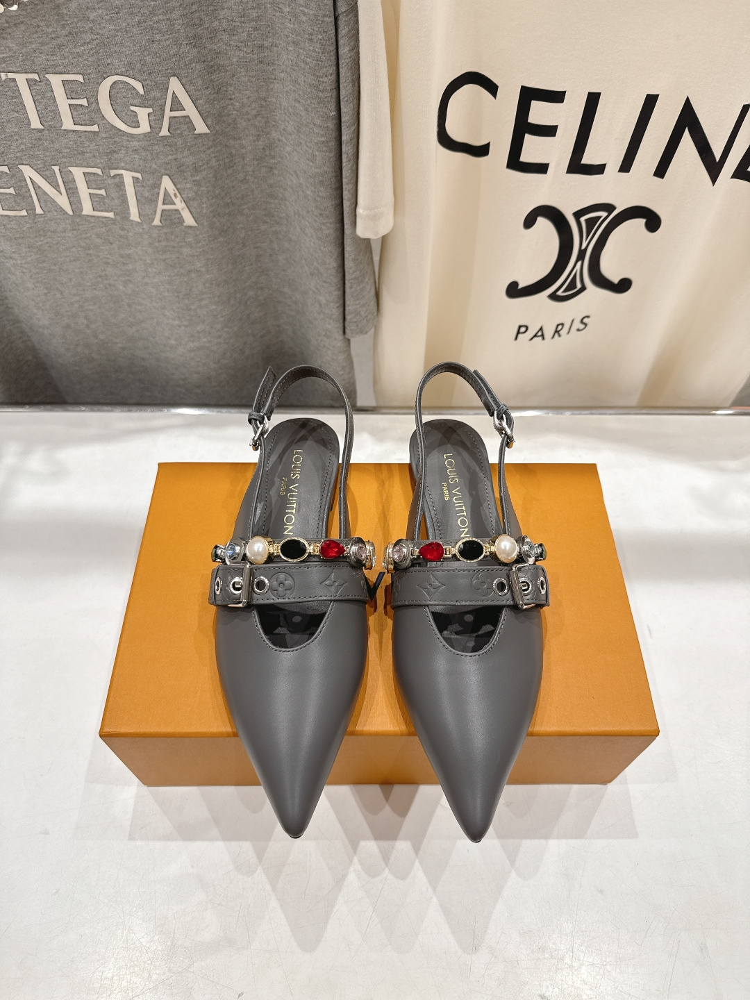 高版本出厂 Louis Vuitton ss26 new arrival LV驴牌春夏系列新款尖头平底凉