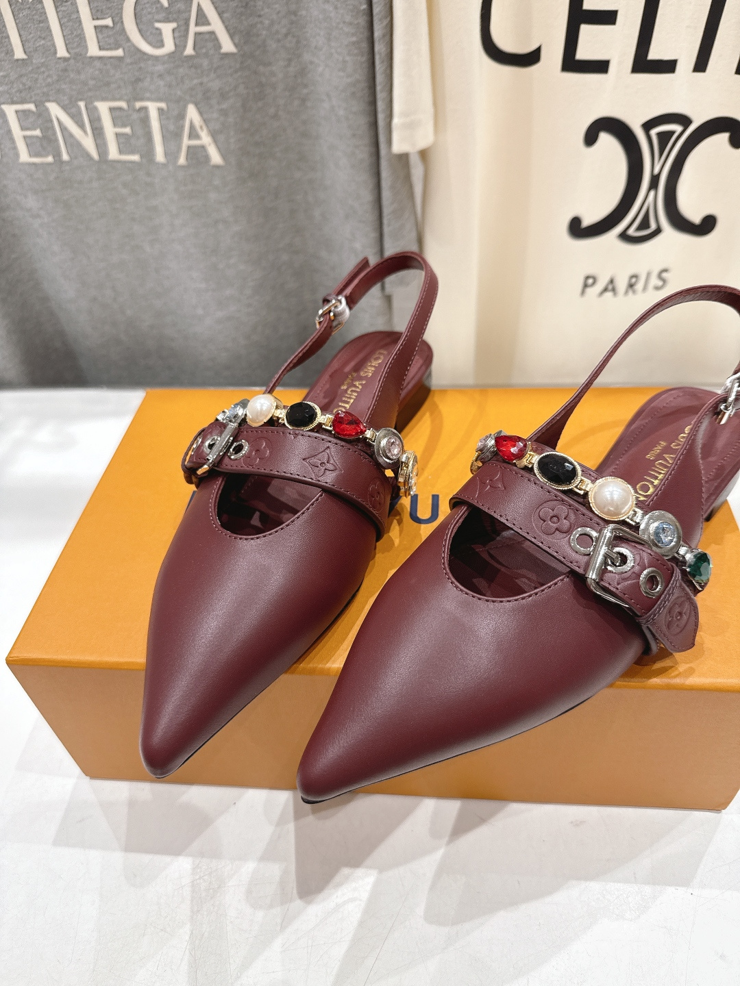 高版本出厂 Louis Vuitton ss26 new arrival LV驴牌春夏系列新款尖头平底凉