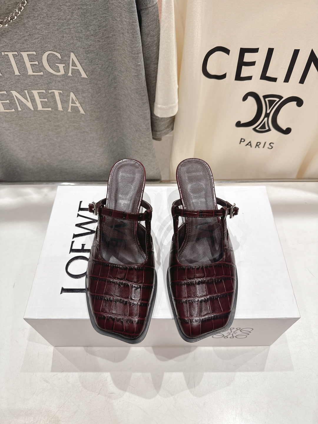 高版本出厂 LOEWE/罗意威F036 2026ss春夏新款高跟玛丽珍凉鞋芭蕾舞鞋别致的一体鞋面设计，展