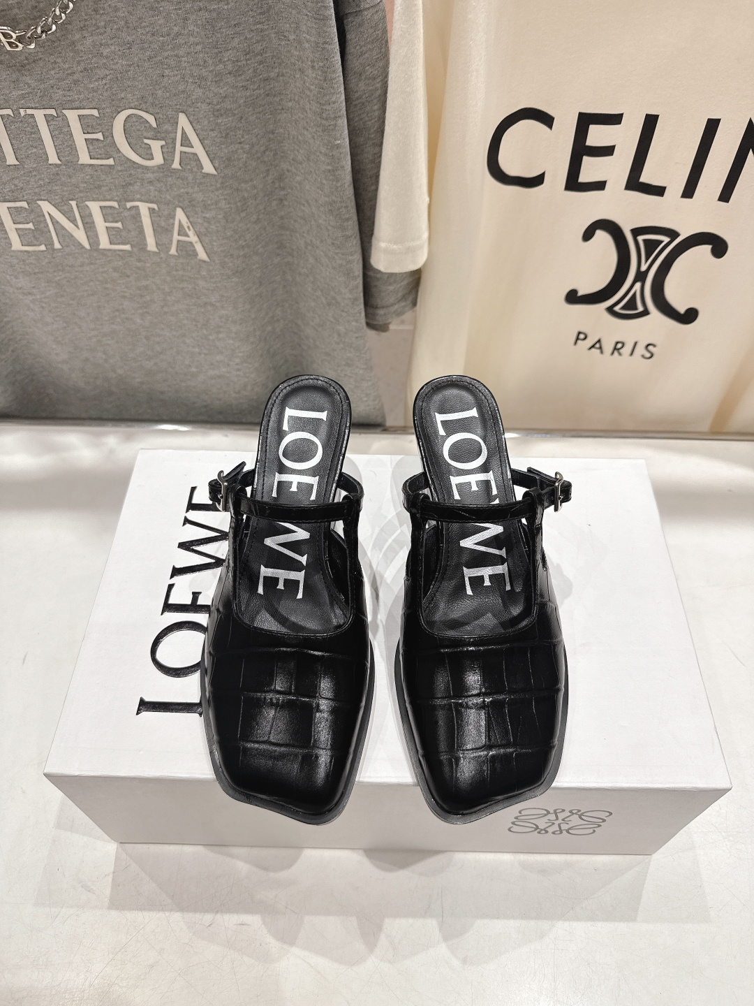 高版本出厂 LOEWE/罗意威F036 2026ss春夏新款高跟玛丽珍凉鞋芭蕾舞鞋别致的一体鞋面设计，展