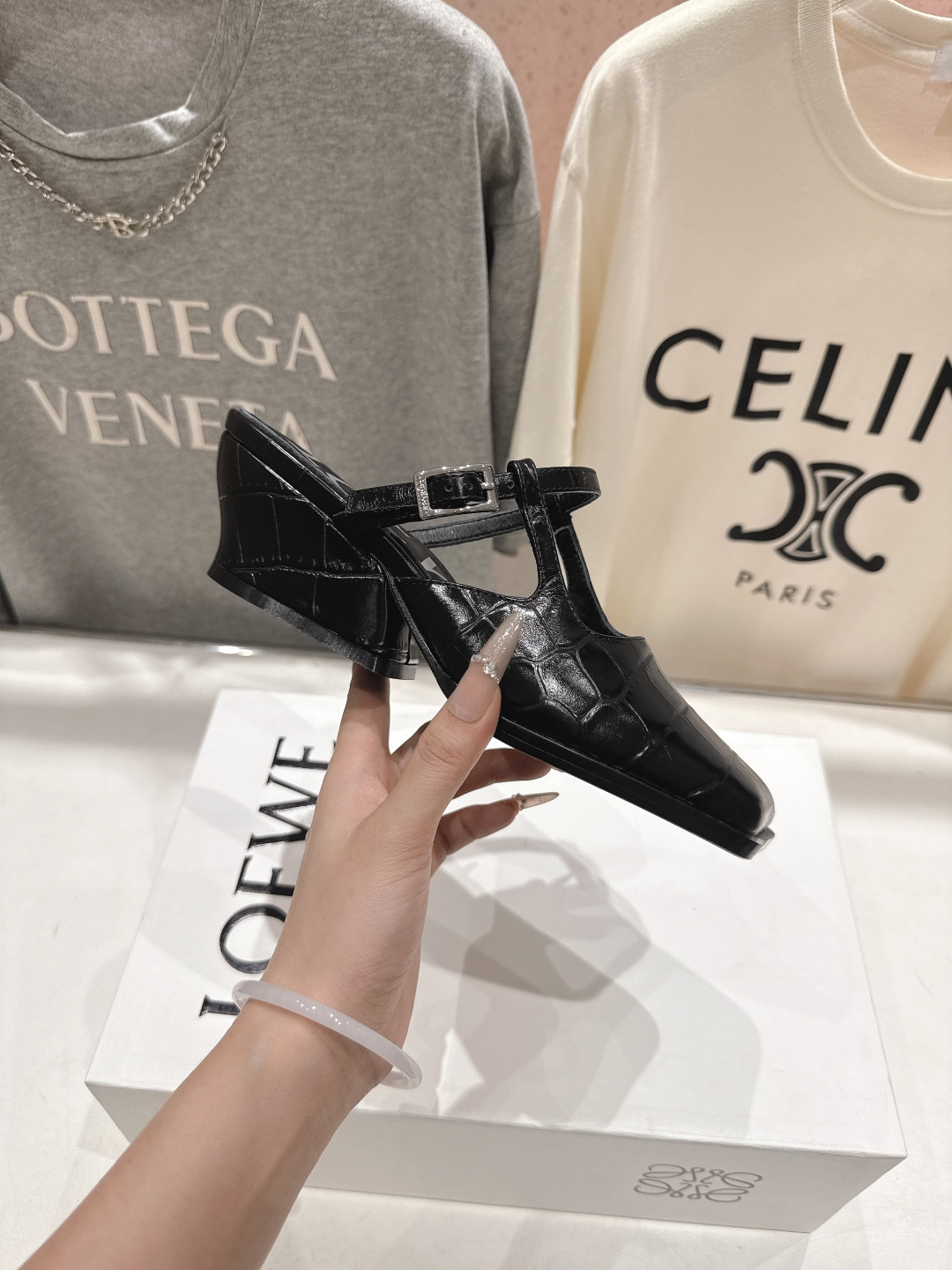 高版本出厂 LOEWE/罗意威F036 2026ss春夏新款高跟玛丽珍凉鞋芭蕾舞鞋别致的一体鞋面设计，展