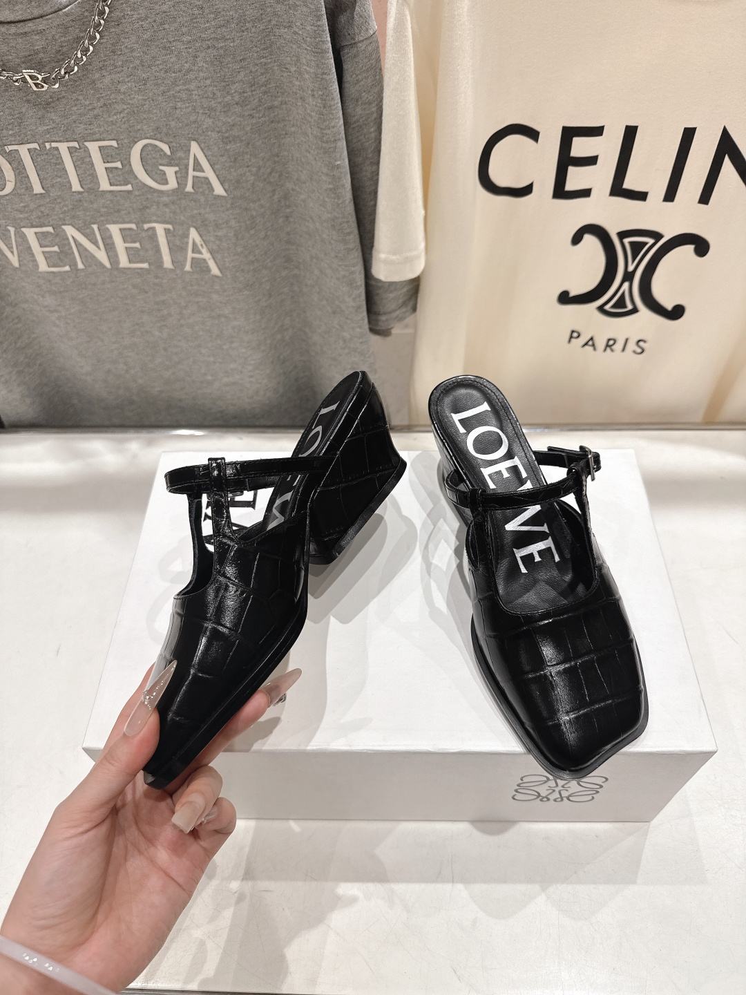 高版本出厂 LOEWE/罗意威F036 2026ss春夏新款高跟玛丽珍凉鞋芭蕾舞鞋别致的一体鞋面设计，展