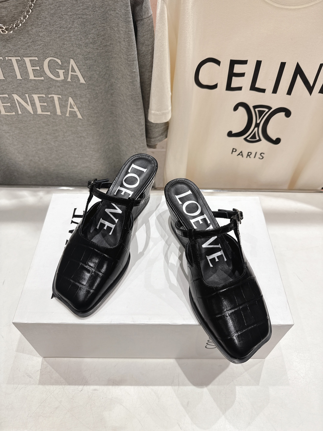 高版本出厂 LOEWE/罗意威F036 2026ss春夏新款高跟玛丽珍凉鞋芭蕾舞鞋别致的一体鞋面设计，展