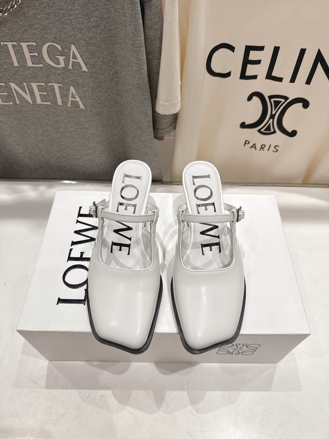 高版本出厂 LOEWE/罗意威F036 2026ss春夏新款高跟玛丽珍凉鞋芭蕾舞鞋别致的一体鞋面设计，展