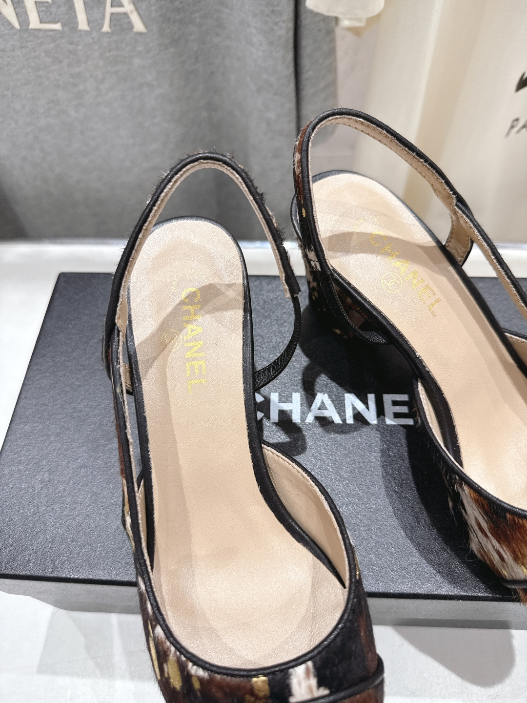 高版本出厂 CHANEL/香奈儿 小香F013 2026ss春夏🆕新款小圆头玛丽珍高跟凉鞋鞋楦精美，米兰