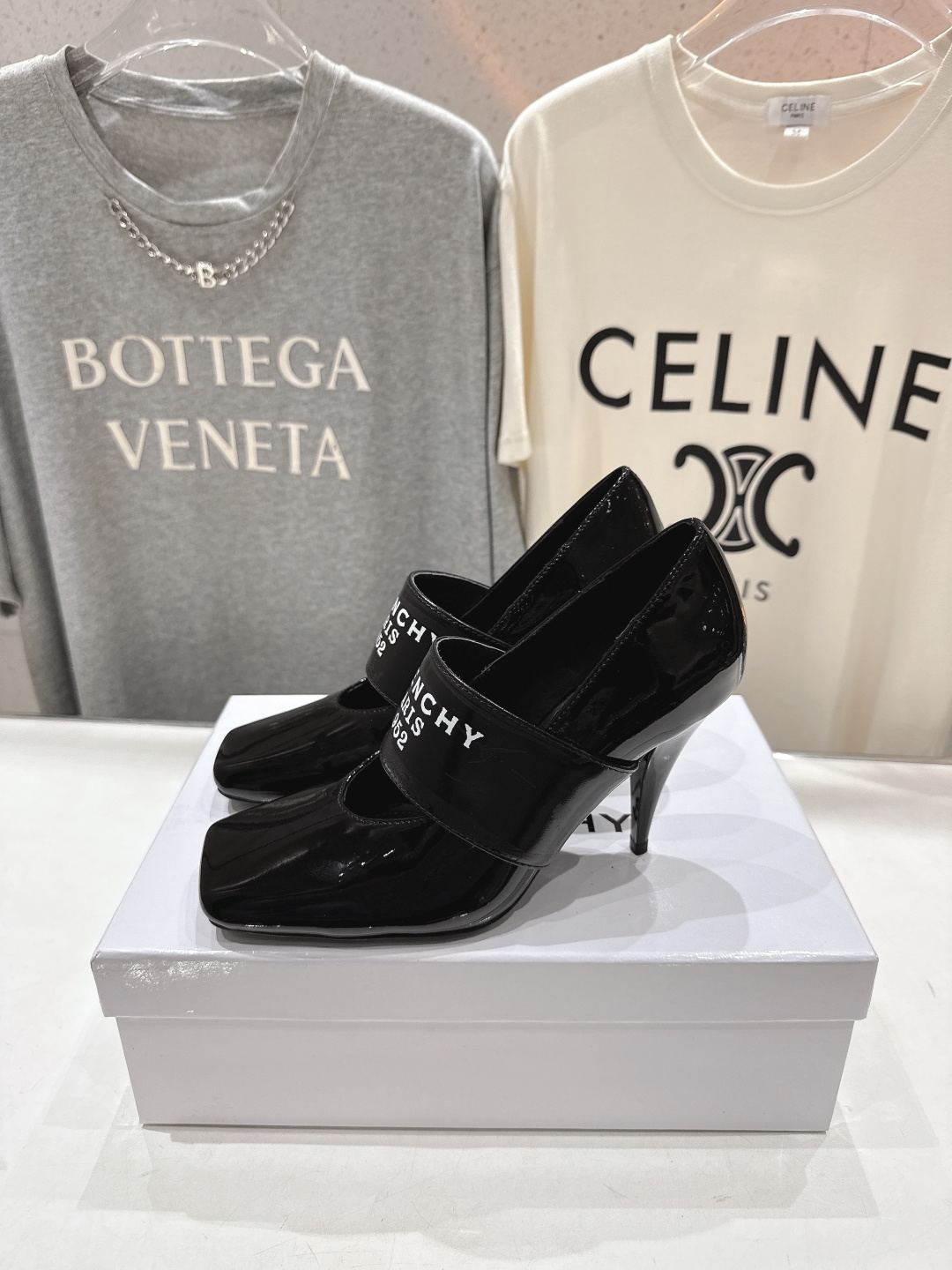 高版本出厂 Givenchy/纪梵希F030 26ss早春走秀新款 章若楠同款Sliced Square