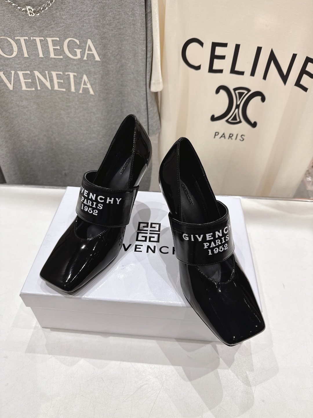 高版本出厂 Givenchy/纪梵希F030 26ss早春走秀新款 章若楠同款Sliced Square