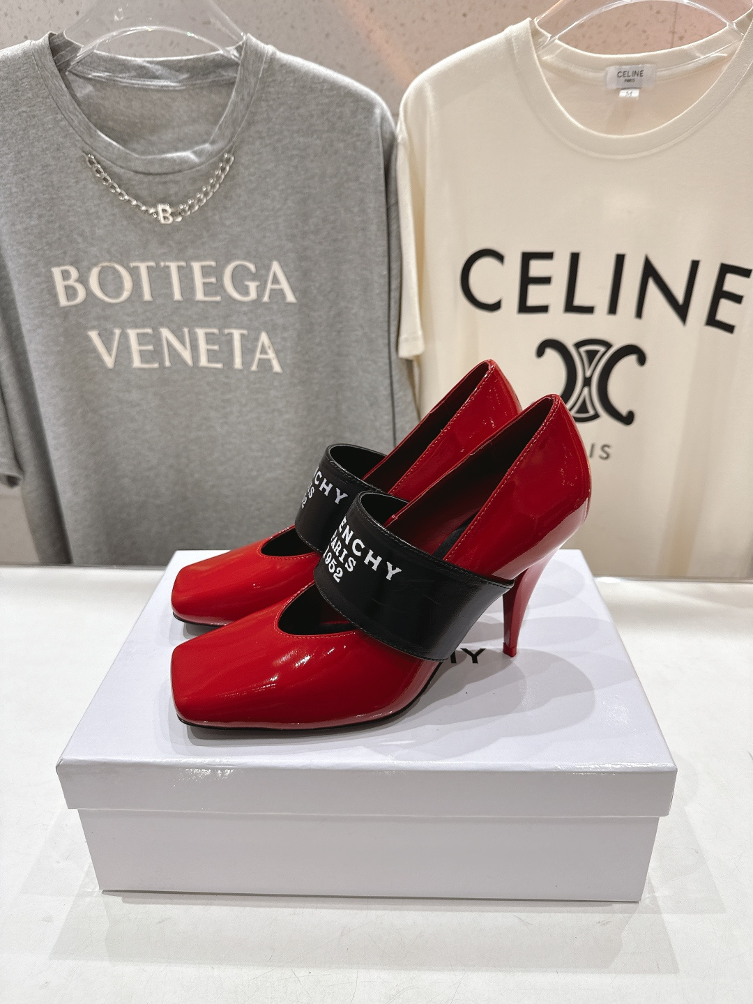 高版本出厂 Givenchy/纪梵希F030 26ss早春走秀新款 章若楠同款Sliced Square