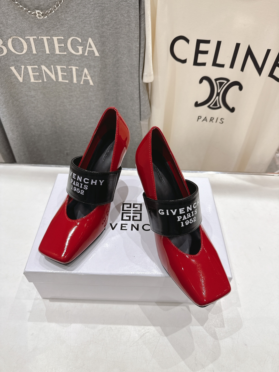 高版本出厂 Givenchy/纪梵希F030 26ss早春走秀新款 章若楠同款Sliced Square