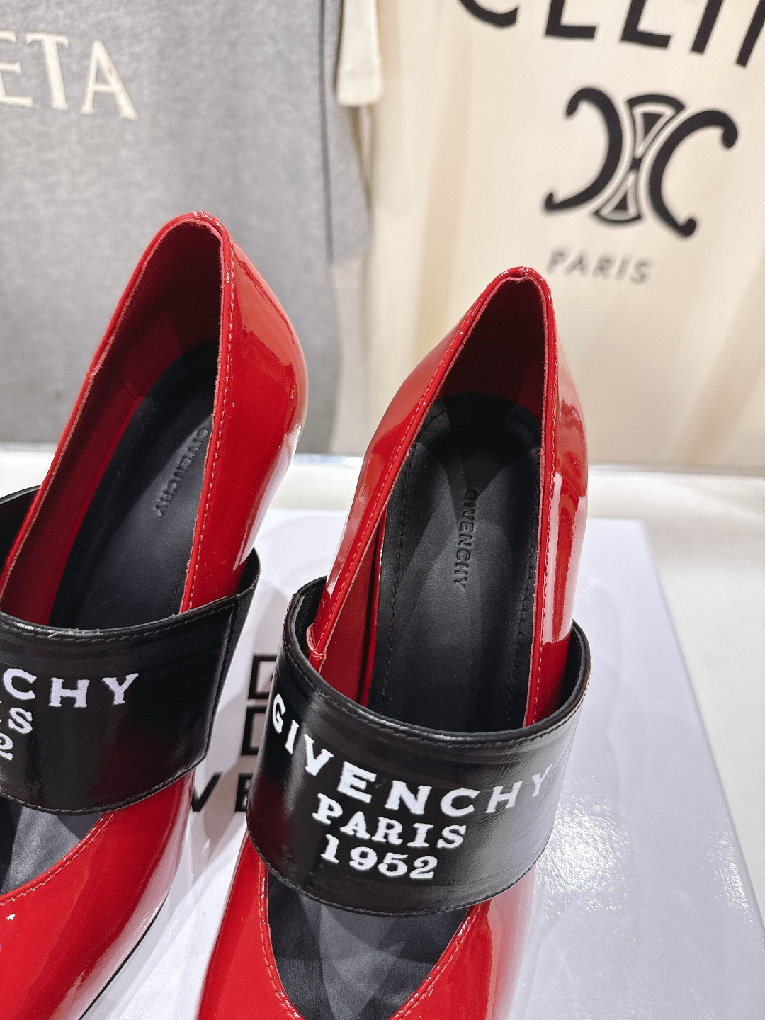 高版本出厂 Givenchy/纪梵希F030 26ss早春走秀新款 章若楠同款Sliced Square