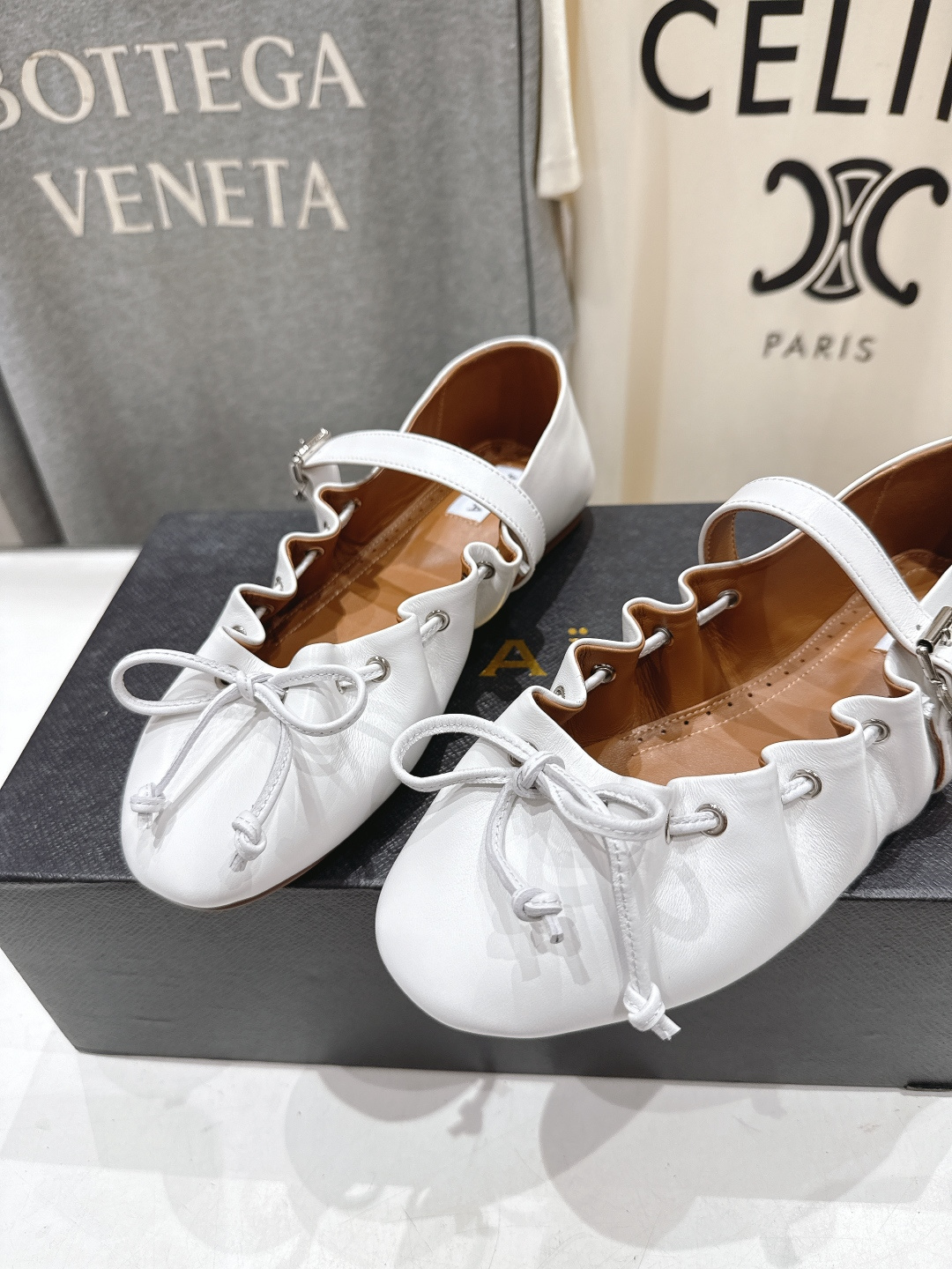 高版本出厂 独家新品 Alaia 阿莱亚26ss/ 走秀款玛丽珍平底芭蕾舞鞋 最近超火的一款平底鞋章小蕙