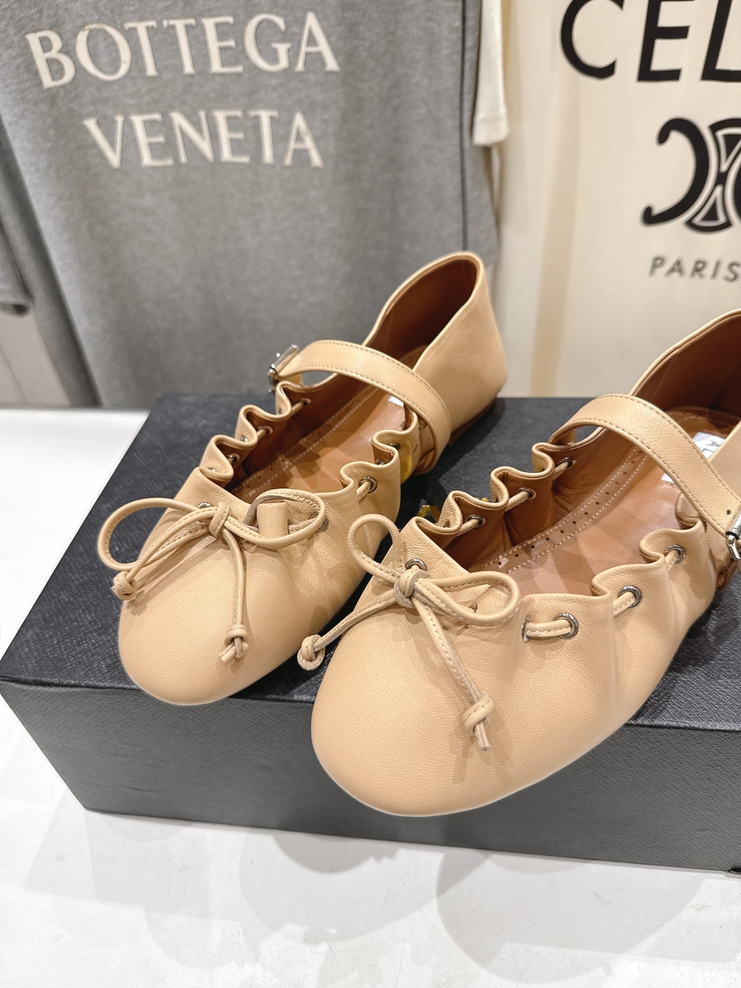 高版本出厂 独家新品 Alaia 阿莱亚26ss/ 走秀款玛丽珍平底芭蕾舞鞋 最近超火的一款平底鞋章小蕙