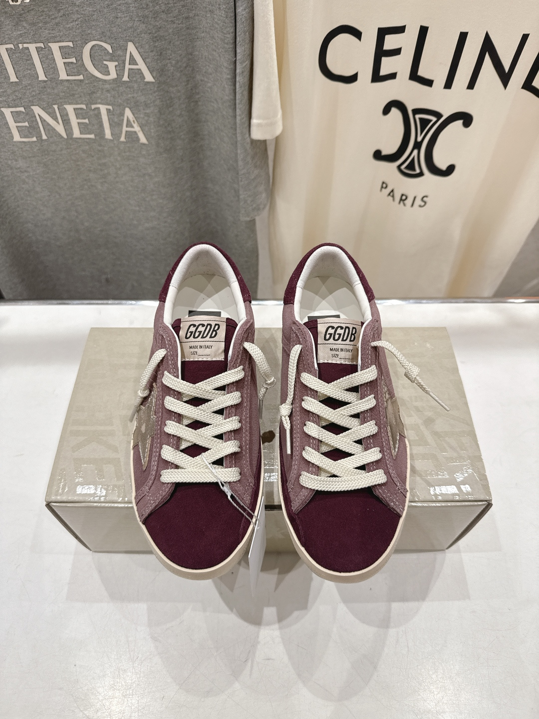 NO:670185,Top version GGDB~~Golden Goose Deluxe Brand # The best version on the entire network is not convinced to compare # GGDB SNERKERS series~~ It is very popular to fight against white shoes and step on all kinds of dirty shoes!  Celebrity private server foot demonstration × It’s so versatile!  You no longer have to worry about washing your shoes!  Original custom-made cowhide for the upper (the essence of distressing), breathable mesh lining + cowhide feet, original latex insole with 3.5cm height inside the mold, original TPU two-color outsole... Size 35-40, casual shoes/sports shoes, sneakers, cowhide19860909顶级版本 GGDB~~Golden Goose Deluxe Brand # 全网最好版本不服来比 # GGDB SNERKERS系列~~火红程度上怼小白鞋,下踩各类小脏鞋！明星私服上脚示范 ×就是这么百搭 ！再也不用担心洗鞋的问题啦！ 鞋面原版定制牛皮（做旧精髓所在）内里透气网布+牛皮垫脚,原版开模3.5cm内增高乳胶鞋垫,原版TPU双色大底…… 码数35-40,休闲鞋/运动鞋,sneakers,cowhide,Women's Shoes