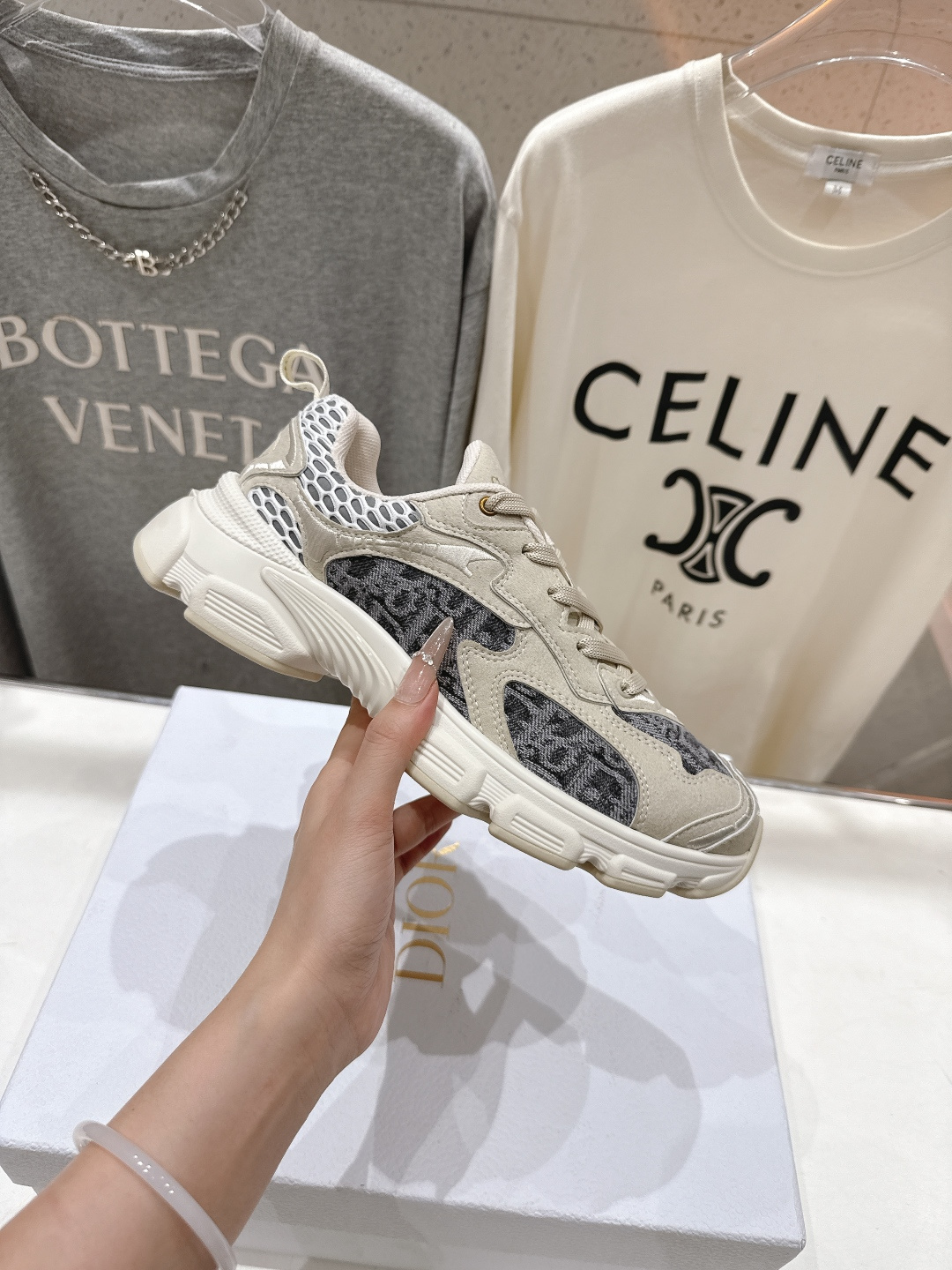 市场高版本 Dior*迪奥D家2026ss新款新色厚底休闲运动鞋老爹鞋，融入d家高定精神诠释经典跑鞋！原