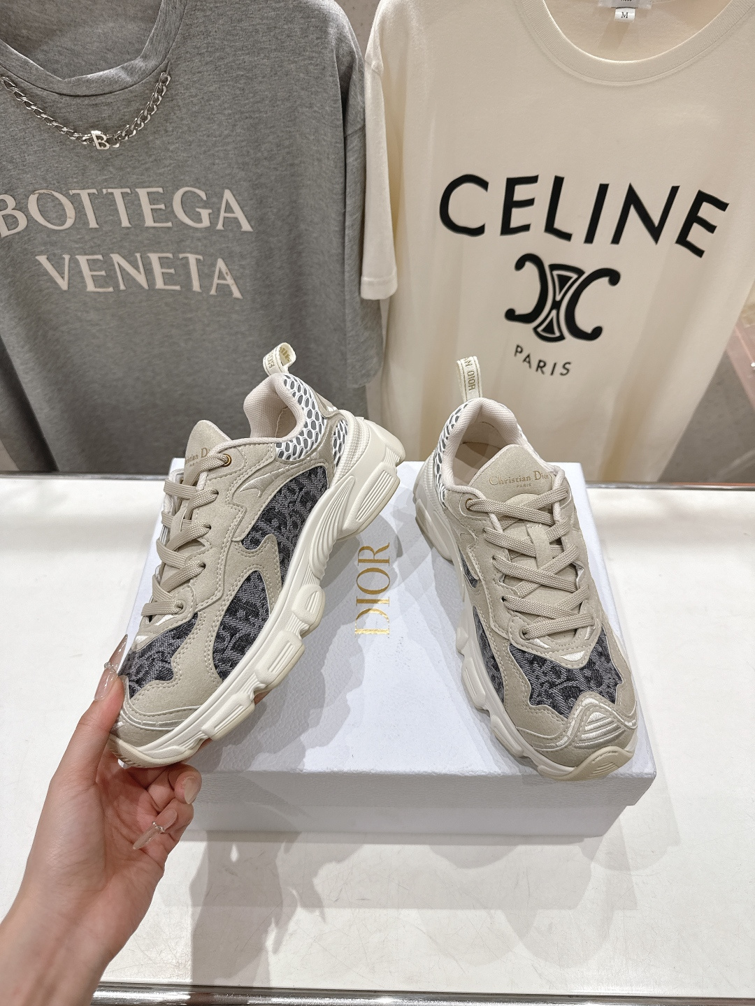 市场高版本 Dior*迪奥D家2026ss新款新色厚底休闲运动鞋老爹鞋，融入d家高定精神诠释经典跑鞋！原