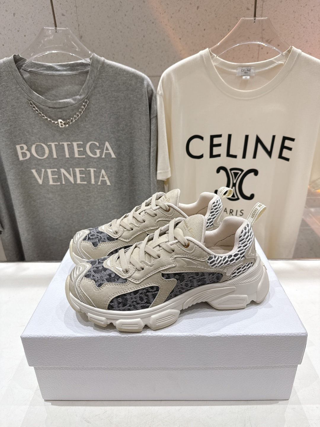 市场高版本 Dior*迪奥D家2026ss新款新色厚底休闲运动鞋老爹鞋，融入d家高定精神诠释经典跑鞋！原