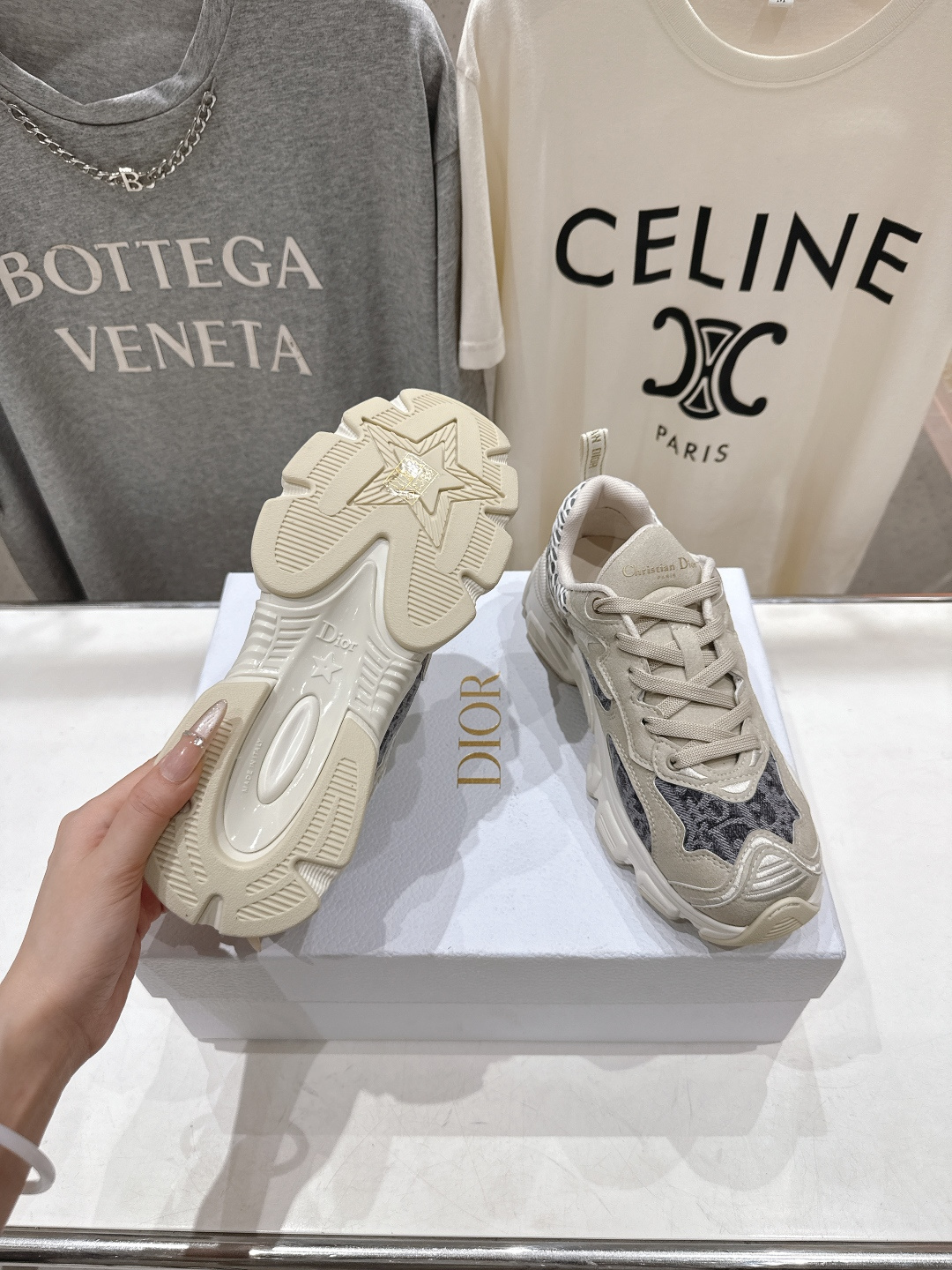 市场高版本 Dior*迪奥D家2026ss新款新色厚底休闲运动鞋老爹鞋，融入d家高定精神诠释经典跑鞋！原