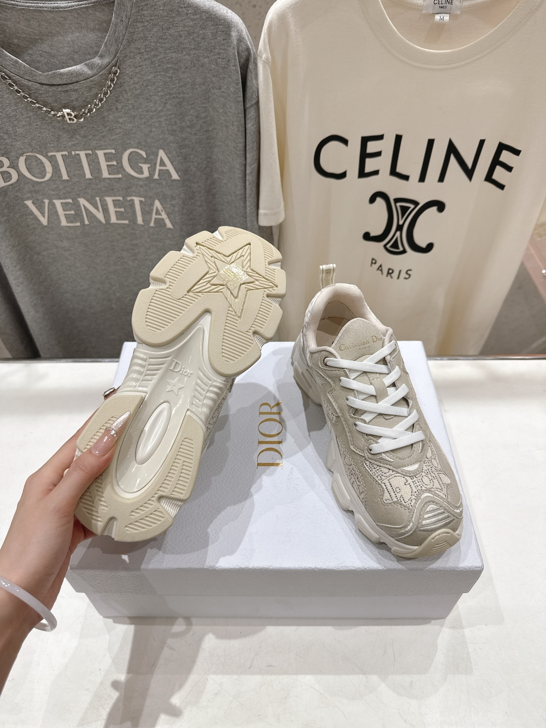 市场高版本 Dior*迪奥D家2026ss新款新色厚底休闲运动鞋老爹鞋，融入d家高定精神诠释经典跑鞋！原