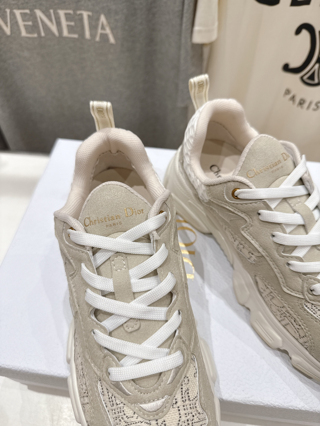 市场高版本 Dior*迪奥D家2026ss新款新色厚底休闲运动鞋老爹鞋，融入d家高定精神诠释经典跑鞋！原