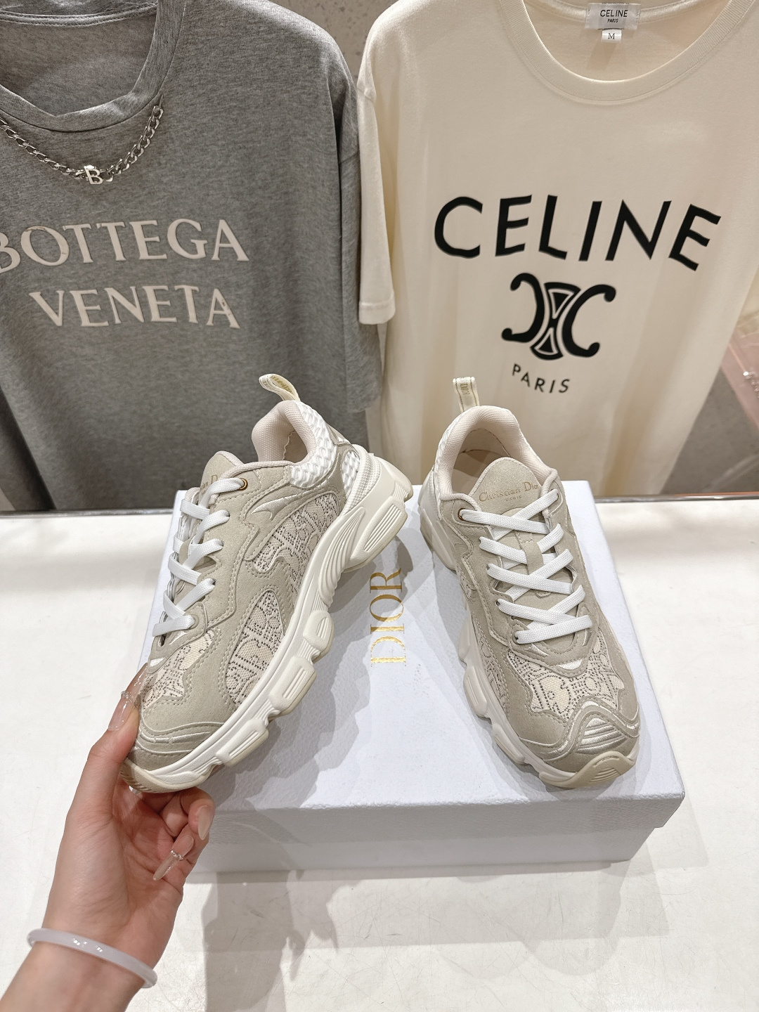 市场高版本 Dior*迪奥D家2026ss新款新色厚底休闲运动鞋老爹鞋，融入d家高定精神诠释经典跑鞋！原