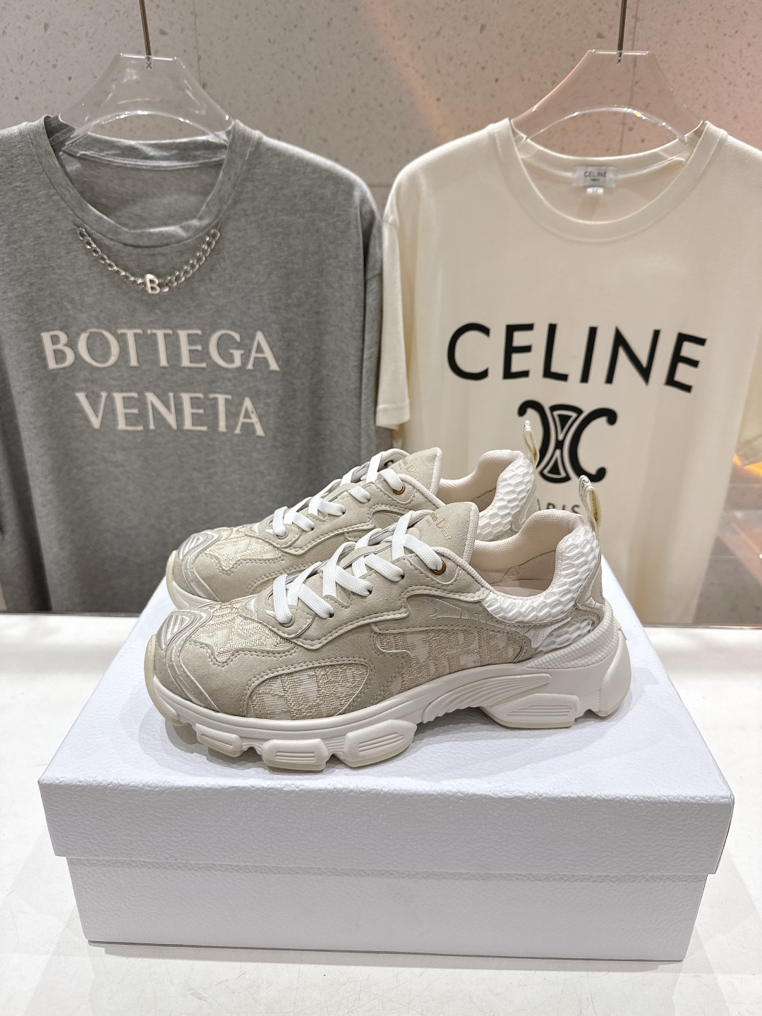 市场高版本 Dior*迪奥D家2026ss新款新色厚底休闲运动鞋老爹鞋，融入d家高定精神诠释经典跑鞋！原