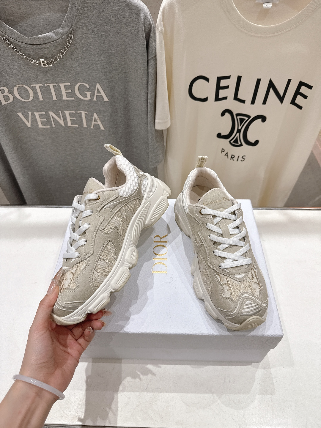 市场高版本 Dior*迪奥D家2026ss新款新色厚底休闲运动鞋老爹鞋，融入d家高定精神诠释经典跑鞋！原