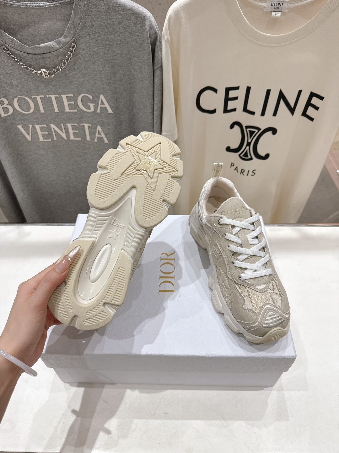 市场高版本 Dior*迪奥D家2026ss新款新色厚底休闲运动鞋老爹鞋，融入d家高定精神诠释经典跑鞋！原