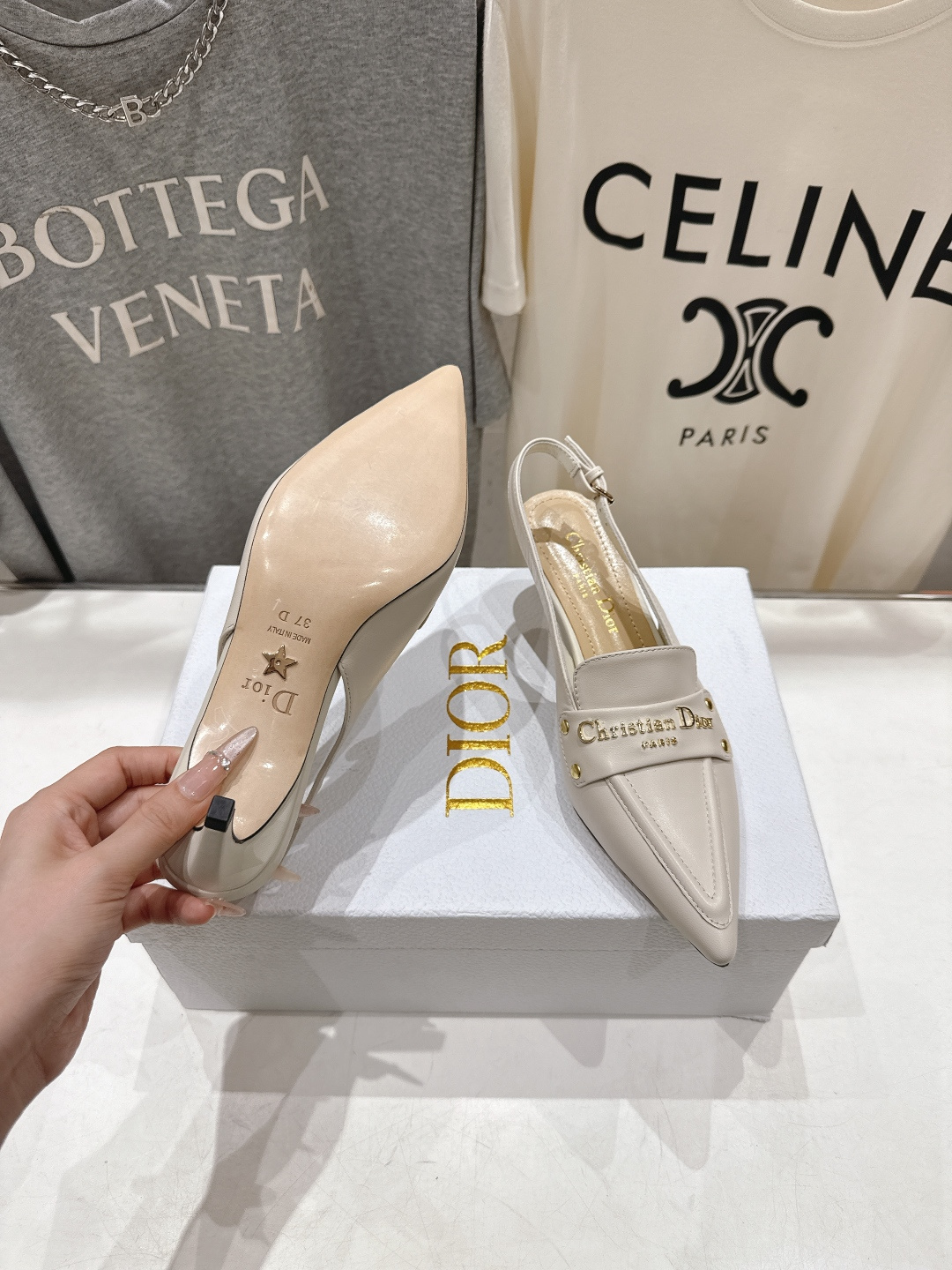 高版本出厂 DIOR*迪奥F031 D家2026ss春夏新款尖头高跟鞋凉鞋时装鞋！顶级版本～超美的脚踝扣