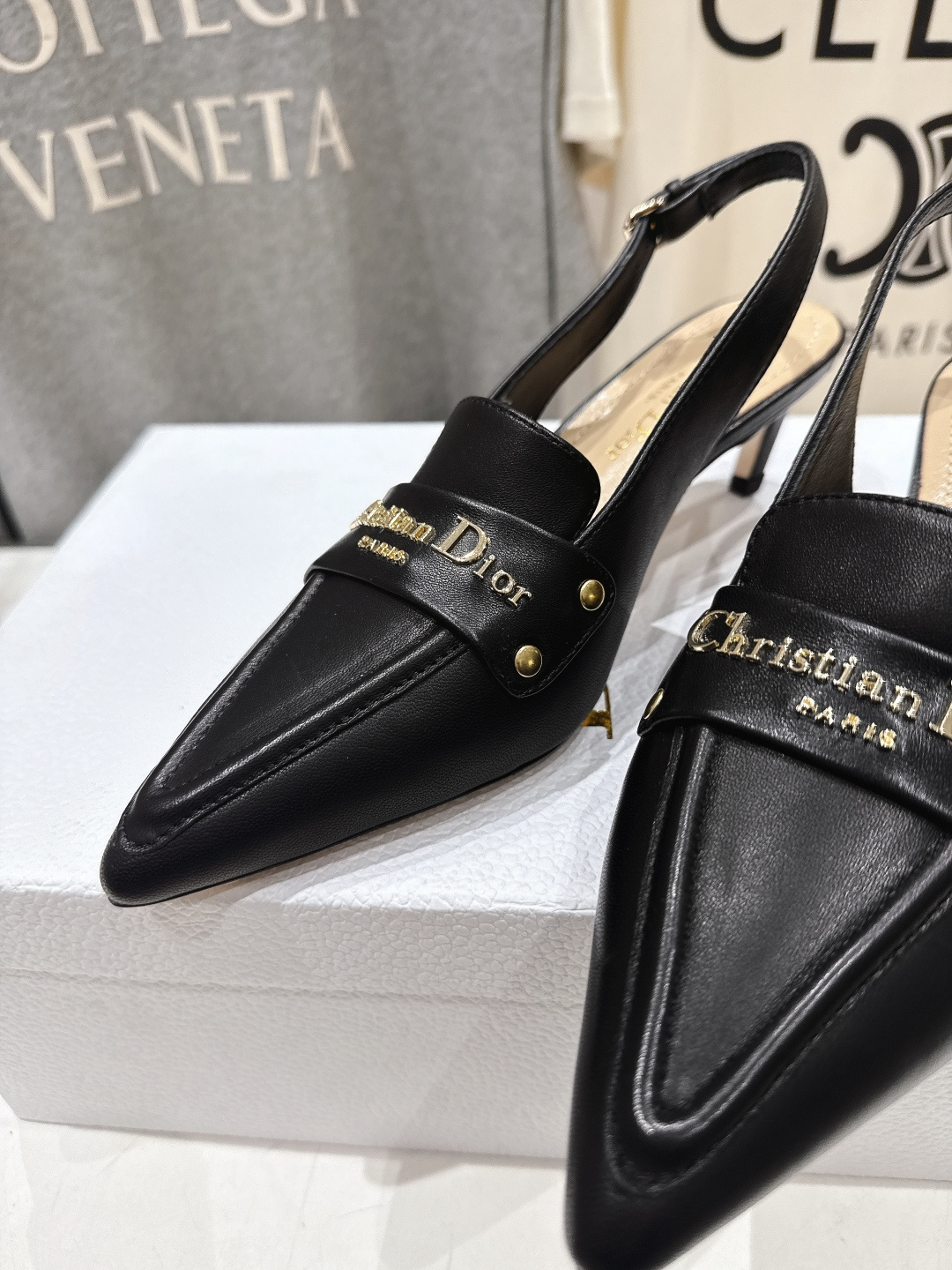 高版本出厂 DIOR*迪奥F031 D家2026ss春夏新款尖头高跟鞋凉鞋时装鞋！顶级版本～超美的脚踝扣