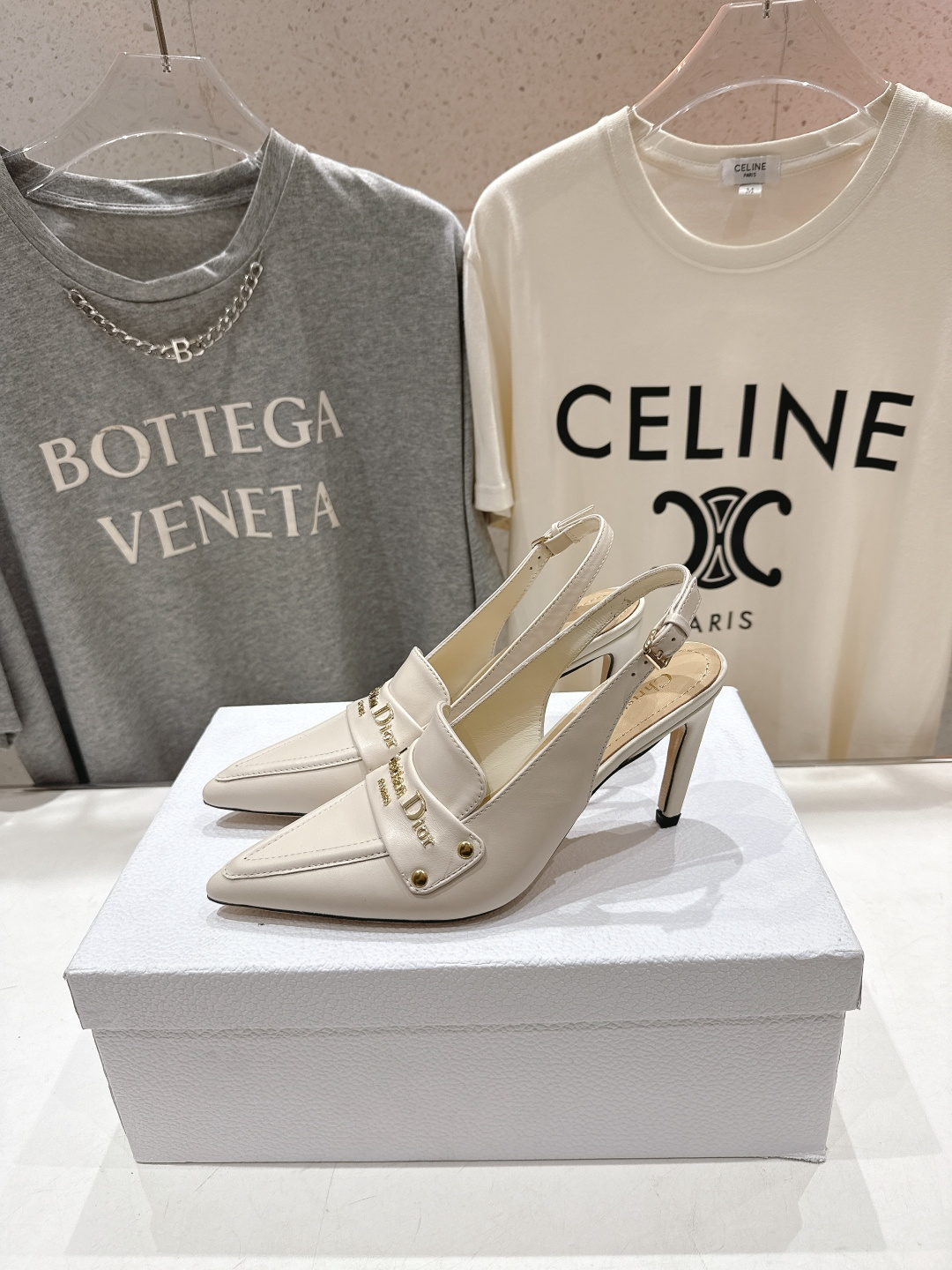 高版本出厂 DIOR*迪奥F031 D家2026ss春夏新款尖头高跟鞋凉鞋时装鞋！顶级版本～超美的脚踝扣