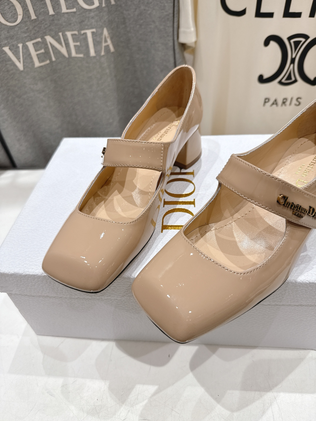 高版本出厂 DIOR*迪奥F031 D家2026ss春夏新款玛丽珍高跟鞋 方头小矮跟单鞋！顶级版本原版套