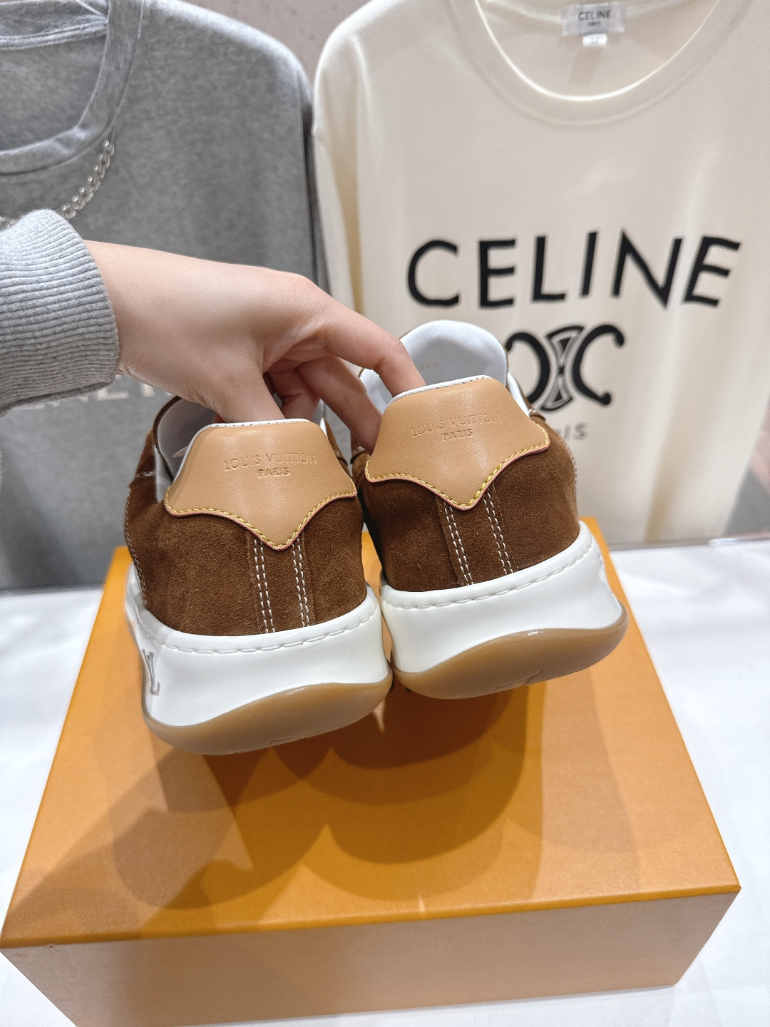 高版本出厂 情侣款 LOUIS VUITTON～LV路易威登F048 L家驴牌最新走秀款Tilted系列