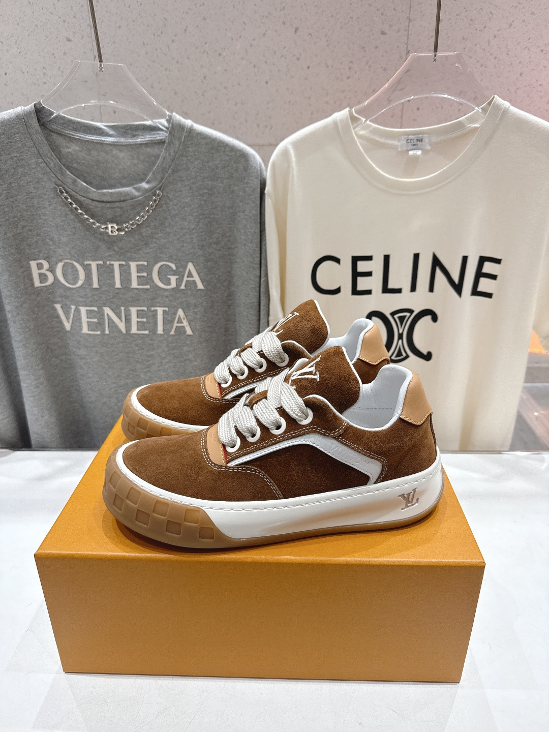 高版本出厂 情侣款 LOUIS VUITTON～LV路易威登F048 L家驴牌最新走秀款Tilted系列