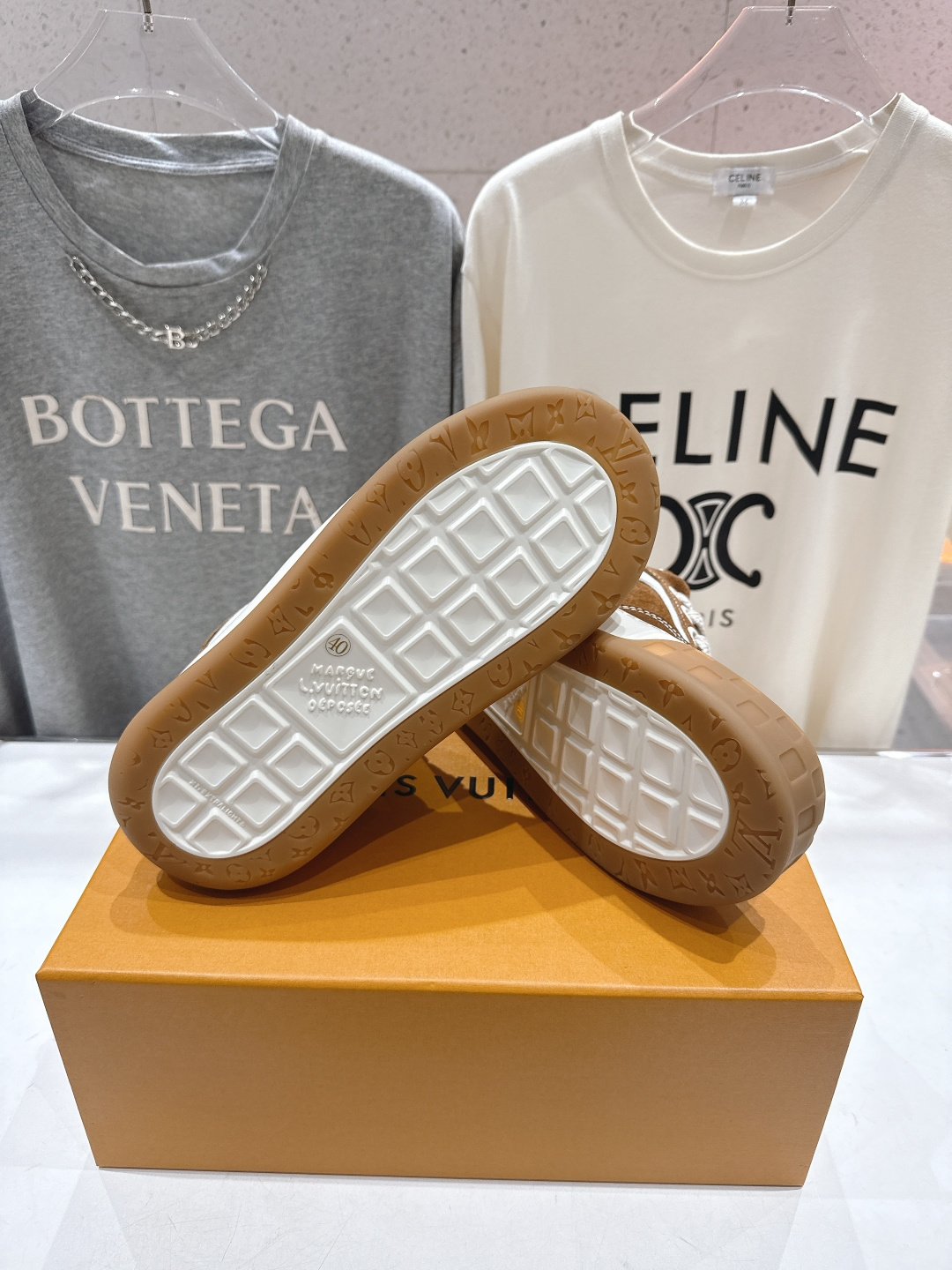 高版本出厂 情侣款 LOUIS VUITTON～LV路易威登F048 L家驴牌最新走秀款Tilted系列