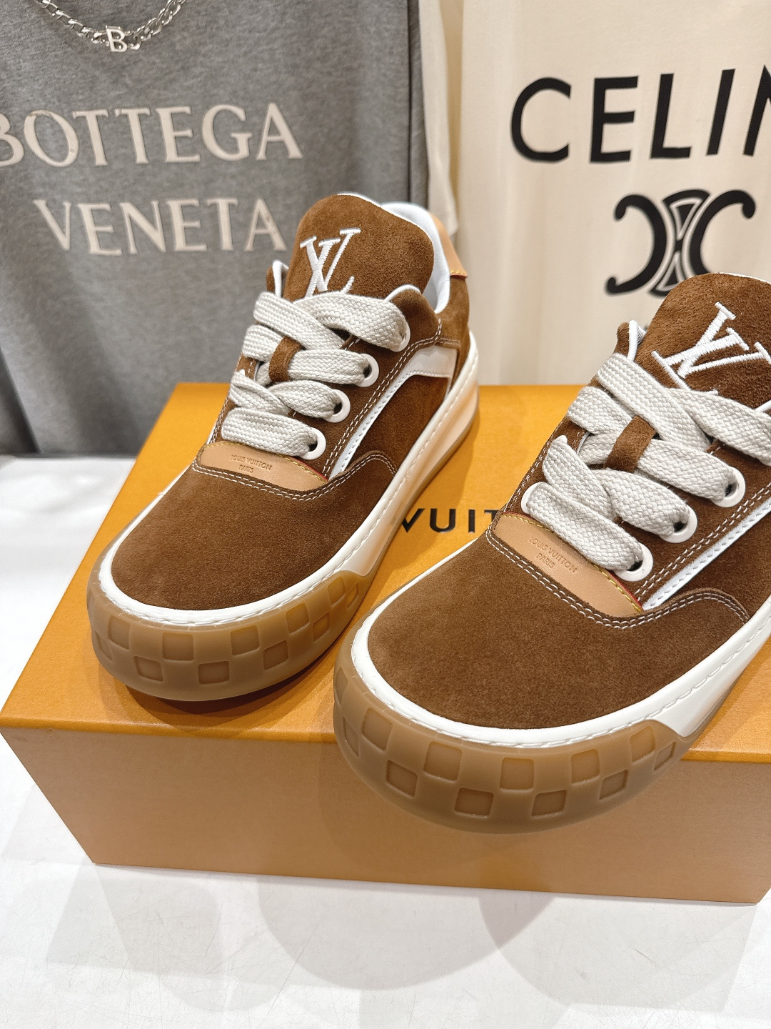 高版本出厂 情侣款 LOUIS VUITTON～LV路易威登F048 L家驴牌最新走秀款Tilted系列