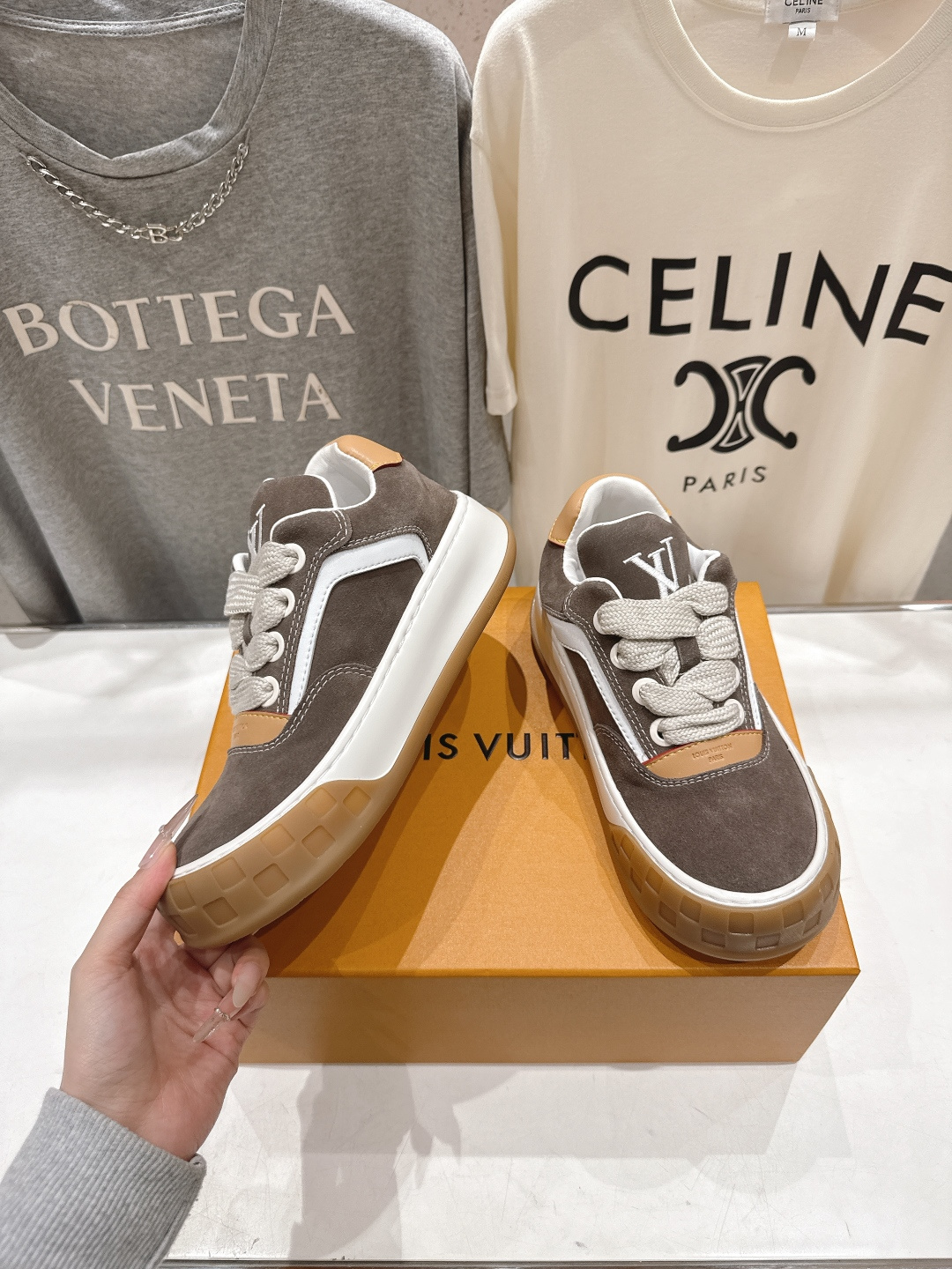 高版本出厂 情侣款 LOUIS VUITTON～LV路易威登F048 L家驴牌最新走秀款Tilted系列