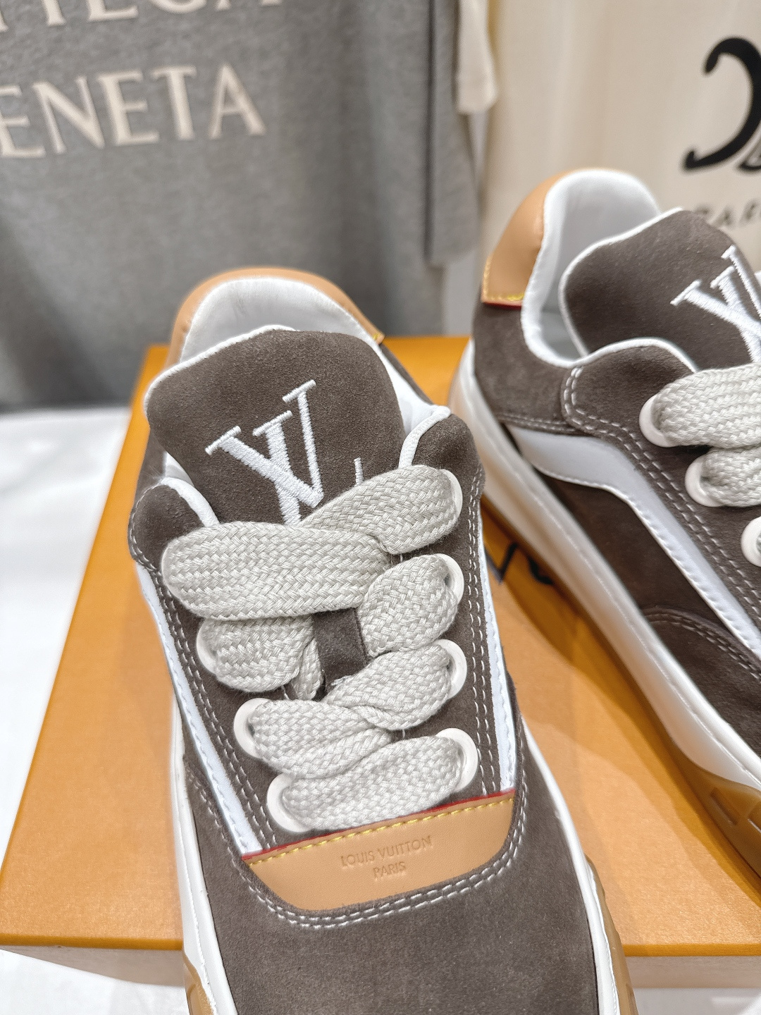 高版本出厂 情侣款 LOUIS VUITTON～LV路易威登F048 L家驴牌最新走秀款Tilted系列