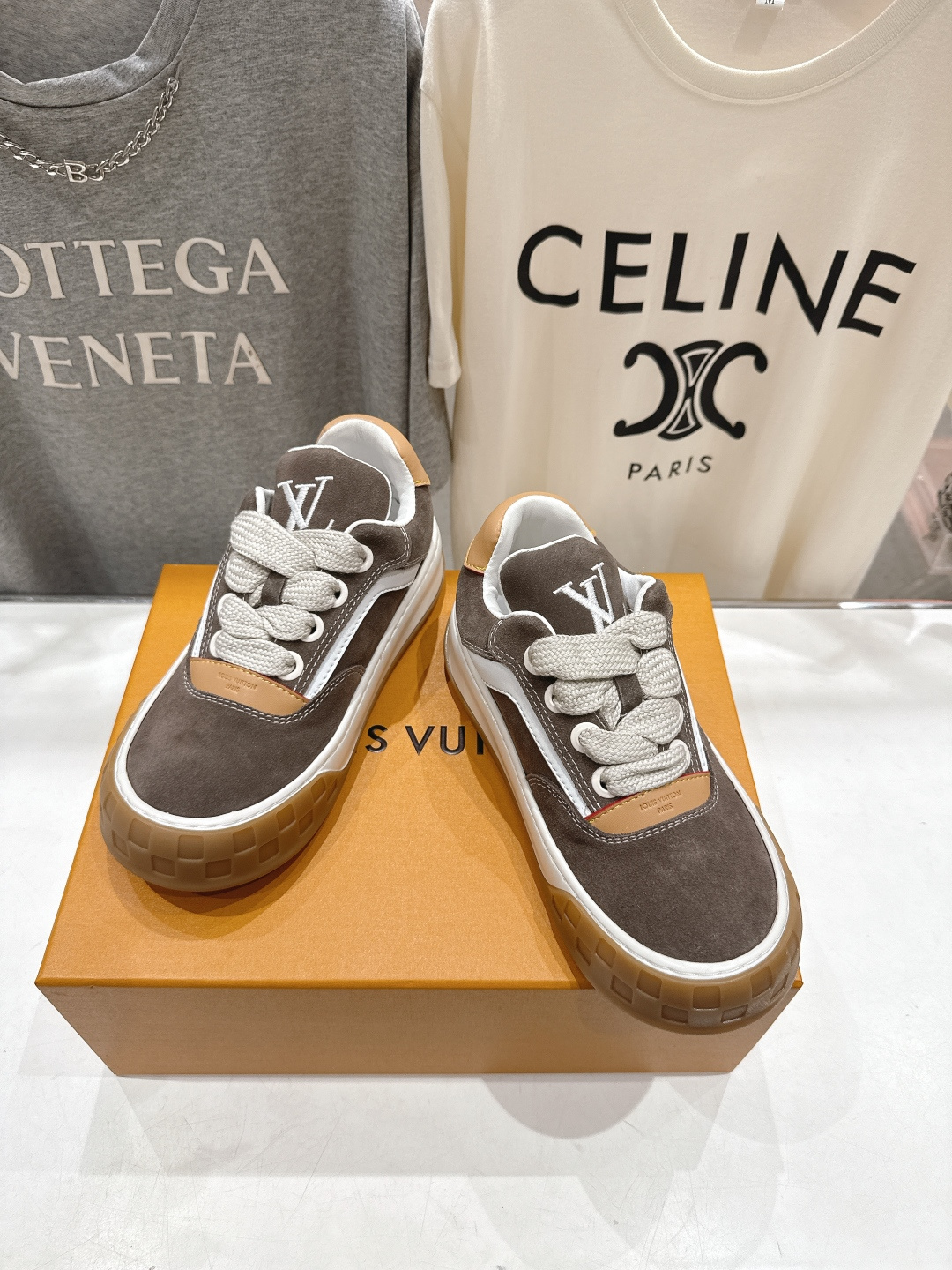 高版本出厂 情侣款 LOUIS VUITTON～LV路易威登F048 L家驴牌最新走秀款Tilted系列