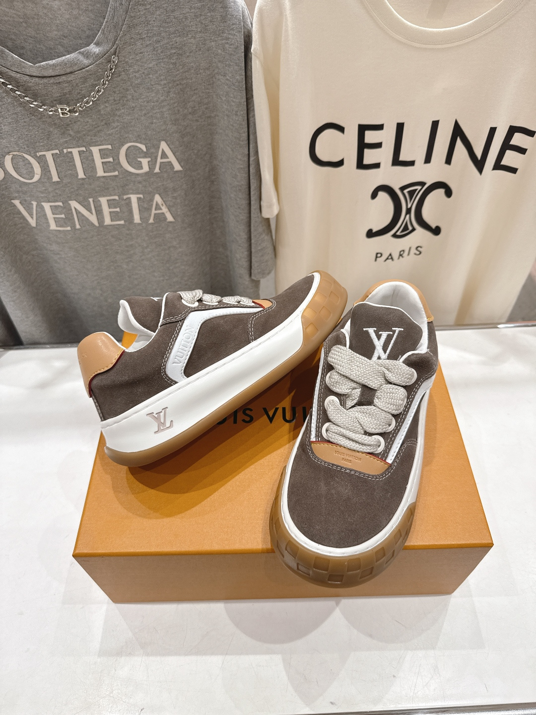 高版本出厂 情侣款 LOUIS VUITTON～LV路易威登F048 L家驴牌最新走秀款Tilted系列