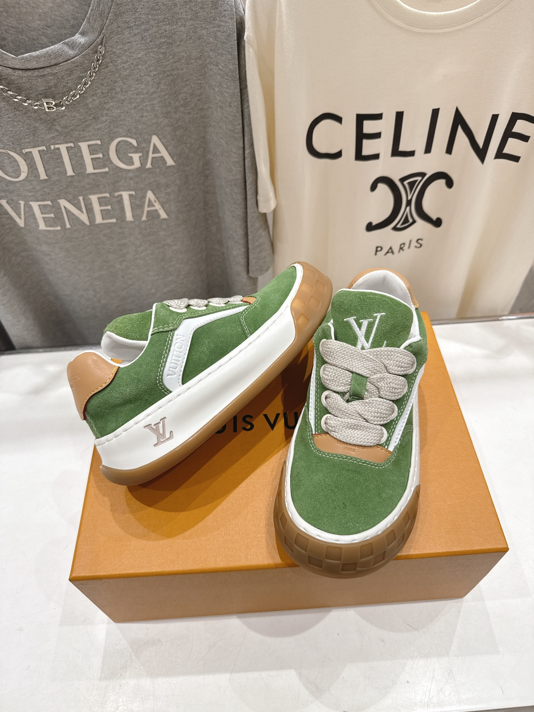 高版本出厂 情侣款 LOUIS VUITTON～LV路易威登F048 L家驴牌最新走秀款Tilted系列