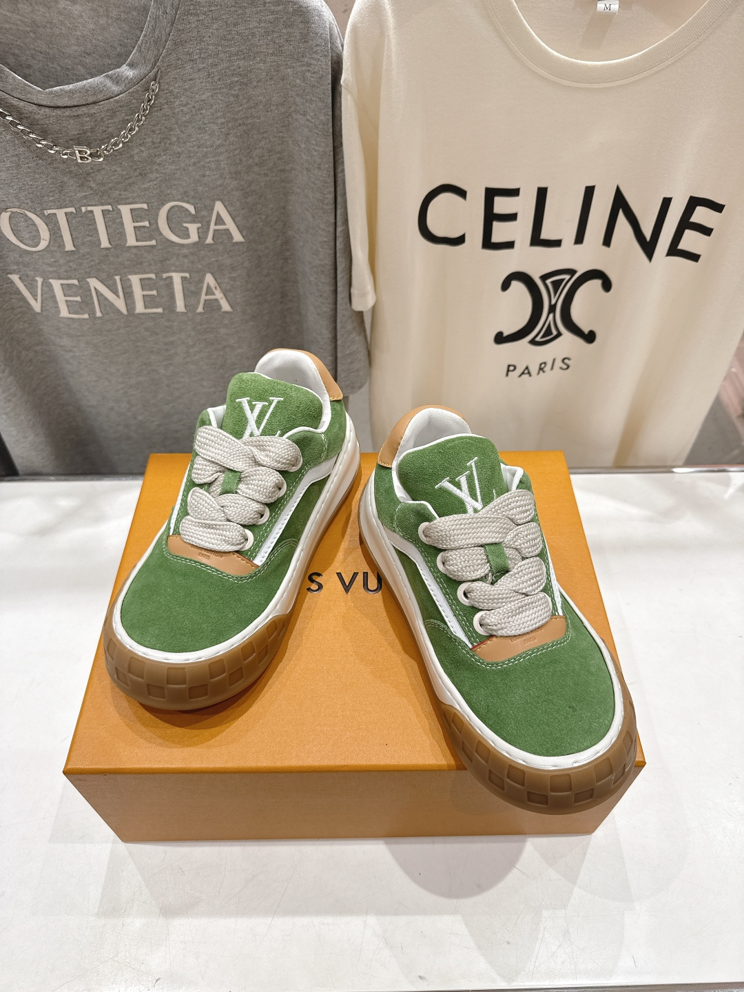 高版本出厂 情侣款 LOUIS VUITTON～LV路易威登F048 L家驴牌最新走秀款Tilted系列