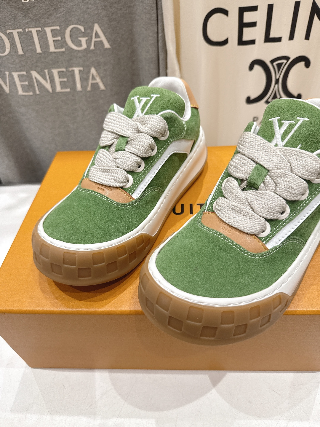 高版本出厂 情侣款 LOUIS VUITTON～LV路易威登F048 L家驴牌最新走秀款Tilted系列