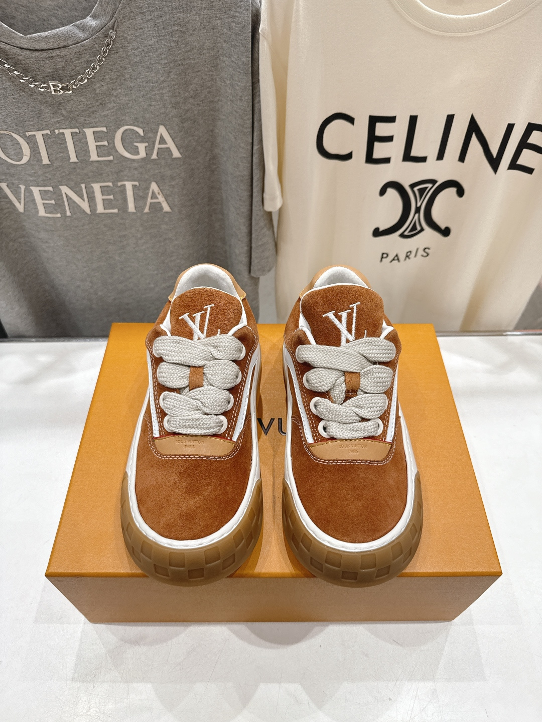 高版本出厂 情侣款 LOUIS VUITTON～LV路易威登F048 L家驴牌最新走秀款Tilted系列