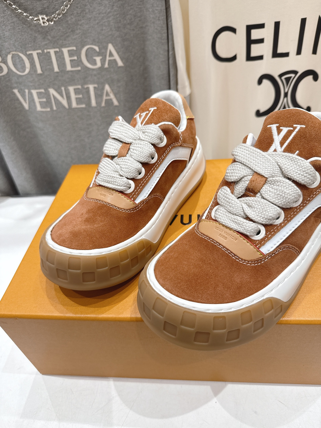 高版本出厂 情侣款 LOUIS VUITTON～LV路易威登F048 L家驴牌最新走秀款Tilted系列